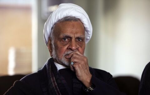 حجتی کرمانی: آقای مصباح روزنامه خواندن را اتلاف وقت می‌داند