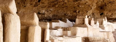 گورستان شگفت‌انگیز هفتاد ملا ؛ نمونه‌ای کوچک از مقبره کوروش