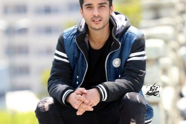 ساعد سهیلی و همسرش در کنار برادرش «سینا مهراد»