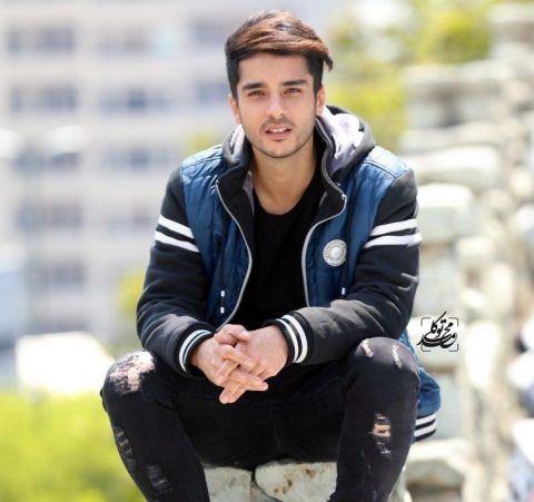 ساعد سهیلی و همسرش در کنار برادرش «سینا مهراد»