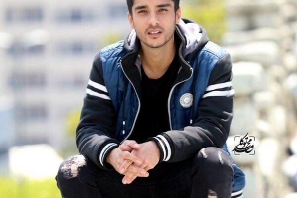 ساعد سهیلی و همسرش در کنار برادرش «سینا مهراد»