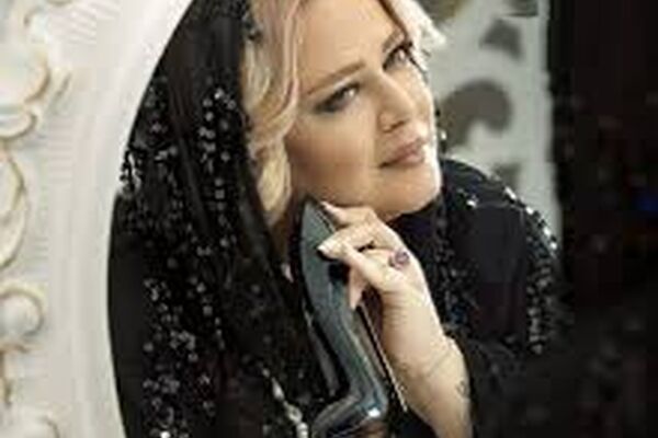 نگاه عاشقانه «بهاره رهنما» و همسرش