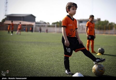 مسابقات فوتبال مناطق ۹ گانه ایران در مشهدمقدس کلید خورد