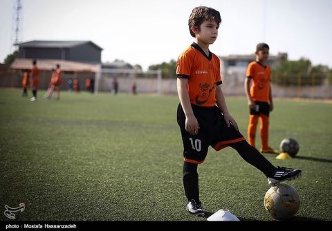 مسابقات فوتبال مناطق ۹ گانه ایران در مشهدمقدس کلید خورد