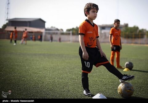مسابقات فوتبال مناطق ۹ گانه ایران در مشهدمقدس کلید خورد