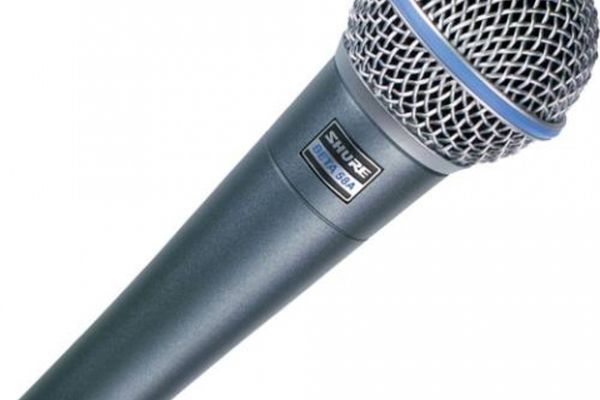 گاف دیدنی خانم مجری روی آنتن زنده!