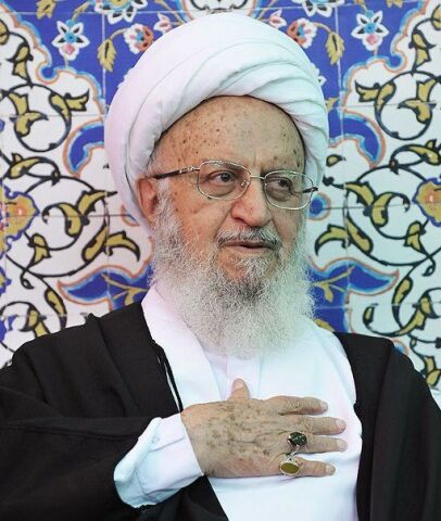 مخالفت دوباره آیت الله مکارم شیرازی با حضور زنان در ورزشگاه‌ها
