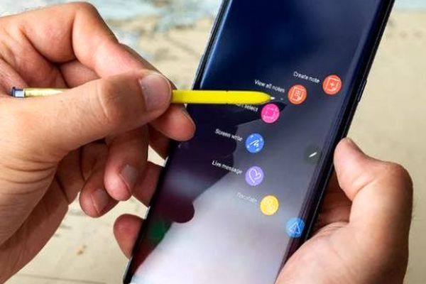 محبوبیت گوشی های پرچمدار سامسونگ کاهش یافته است؟