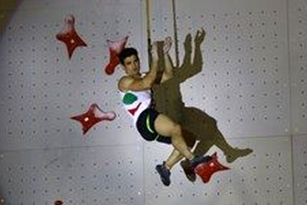 کسب مدال طلای سنگ نوردی توسط رضا علیپور