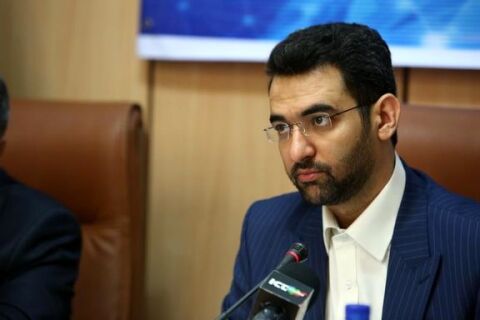 جهرمی: ۶۰۰ هزار گوشی از گمرک ترخیص می‌شود