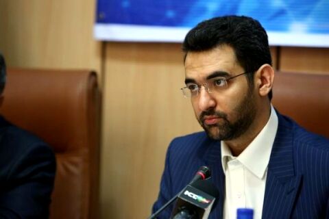 جهرمی: ۶۰۰ هزار گوشی از گمرک ترخیص می‌شود