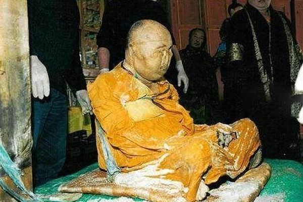 معرفی انسان های عجیب در جهان که مومیایی شدند (عکس)