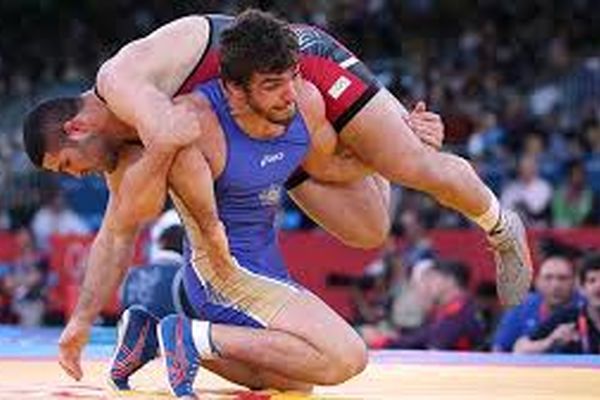 تیم مشهد قهرمان مسابقات کشتی فرنگی خراسان رضوی شد