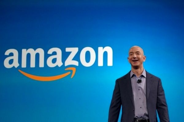 جف بزوس ۲ میلیارد دلار به خانواده های بی خانمان کمک می کند
