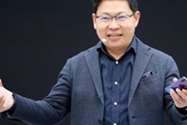 گوشی هوشمند تاشوی هوآوی جایگزین کامپیوتر