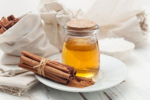 طرز تهیه ۴ ماسک خانگی با عسل برای ترمیم انواع پوست