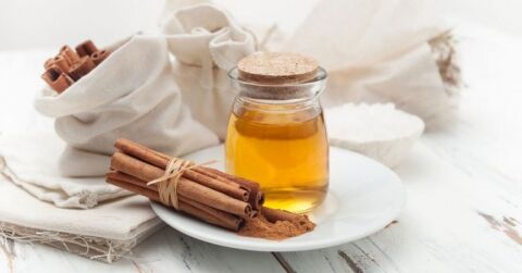طرز تهیه ۴ ماسک خانگی با عسل برای ترمیم انواع پوست