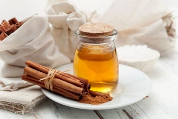 طرز تهیه ۴ ماسک خانگی با عسل برای ترمیم انواع پوست