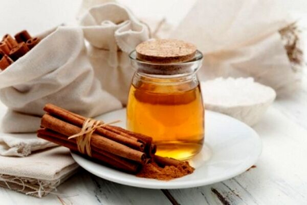 طرز تهیه ۴ ماسک خانگی با عسل برای ترمیم انواع پوست