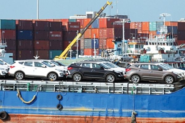واردات خودرو فعلا ممنوع است