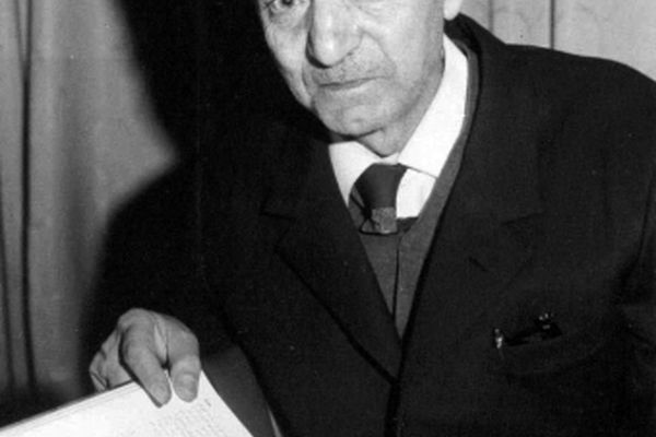 کاش روز شعر و ادب معاصر را به نام شهریار گذاشته بودند