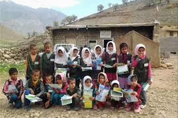 هیچ دانش آموز روستایی یا عشایر خراسان‌رضوی از تحصیل محروم نیست‌