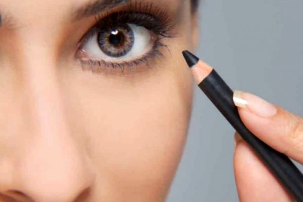 ترفندهای کشیدن خط چشم و ریمل هم زمان در کوتاه‌ترین زمان