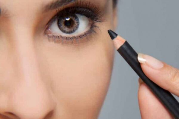 ترفندهای کشیدن خط چشم و ریمل هم زمان در کوتاه‌ترین زمان
