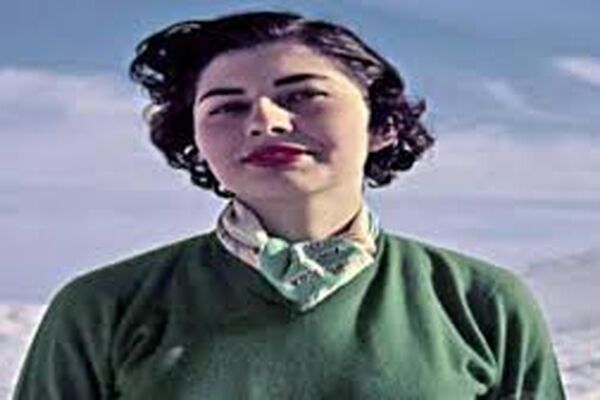 گردنبند گرانقیمت همسر محمدرضا پهلوی بر گردن بازیگر هالیوودی