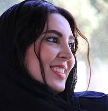 لیلا بلوکات و خواهرانش در یک قاب