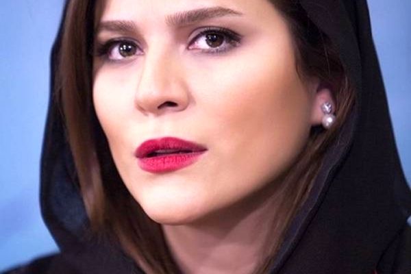 عکس متفاوت سحر دولتشاهی در یک مراسم مذهبی!