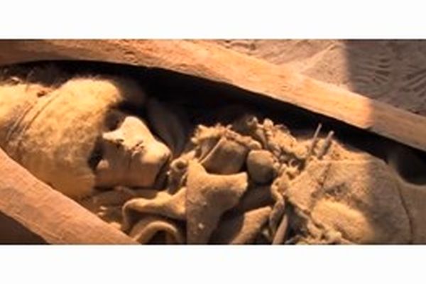 کشف گورستان 4 هزارساله با اجساد سالم + تصاویر