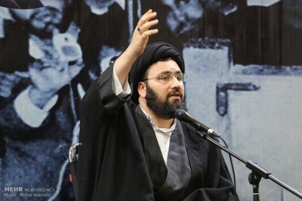 سید علی خمینی از ایران هجرت کرد
