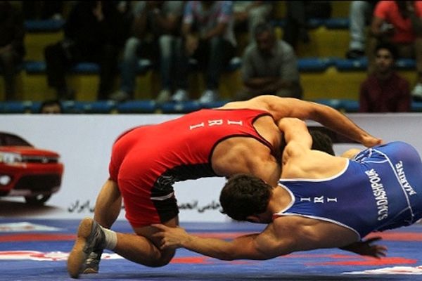شكست نماينده مشهد در ليگ برتر كشتي