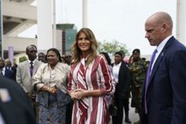 بازدید بانوی اول آمریکا از محل نگهداری برده‌ها