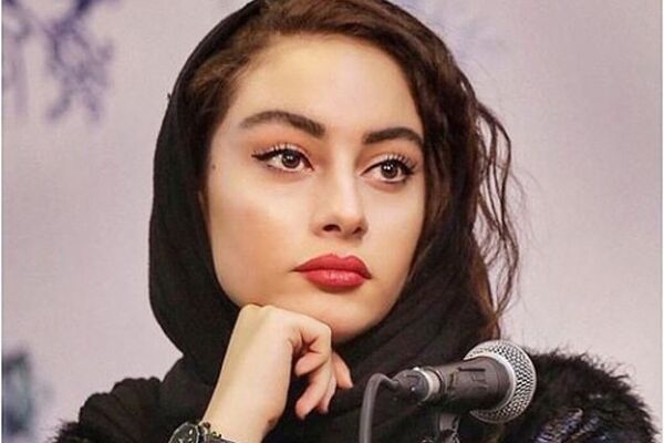 پوشش عجیب خانم بازیگر جنجالی شد!
