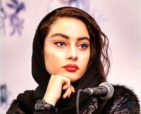 پوشش عجیب خانم بازیگر جنجالی شد!