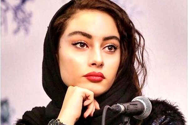 پوشش عجیب خانم بازیگر جنجالی شد!