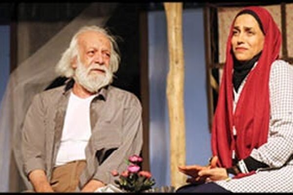 «وداع با اسلحه» روی صحنه رفت