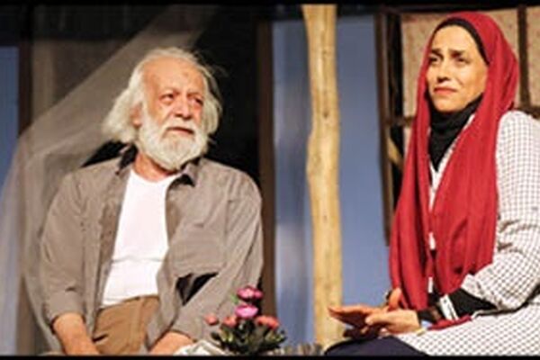 «وداع با اسلحه» روی صحنه رفت