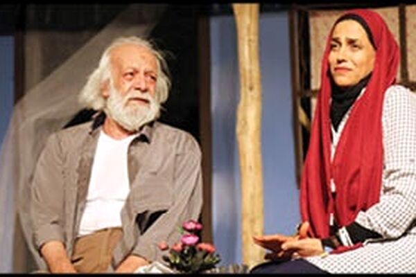 «وداع با اسلحه» روی صحنه رفت