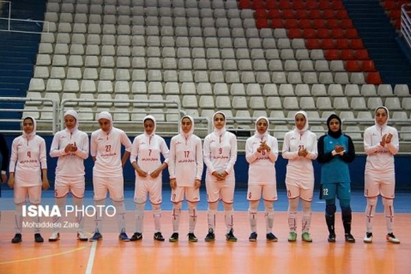 انتقاد سرمربی تیم هیات فوتبال خراسان رضوی از نبود بازیکن با تجربه در تیم هیات