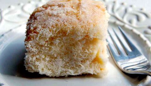 طرز تهیه کیک خیس نارگیلی برای میان وعده و دسر