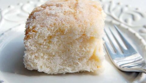 طرز تهیه کیک خیس نارگیلی برای میان وعده و دسر