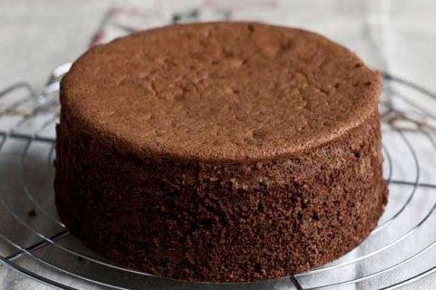 طرز تهیه کیک اسفنجی شکلاتی