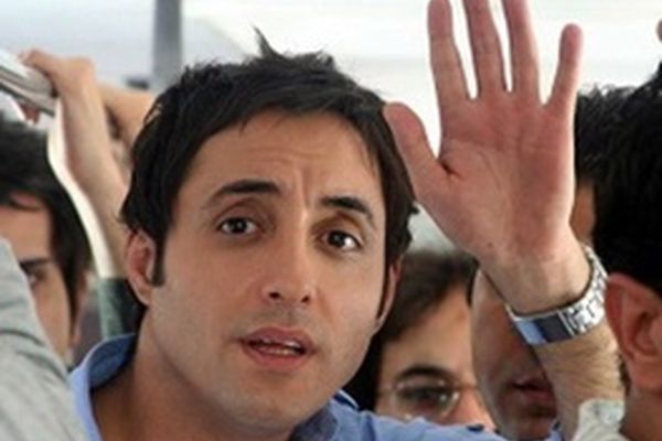 گریم حرفه‌ای امیرحسین رستمی در نقش زن جوان/ عکس