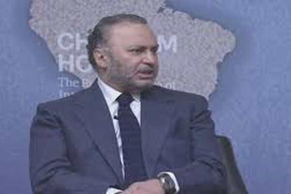 انتقاد خنده‌دار وزیر اماراتی از قطر