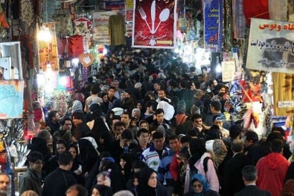 آرامش در بازار مشهد/ فعالیت عادی بازاریان مشهدی علی رغم تبلیغات دشمنان نظام مبنی بر اعتصاب