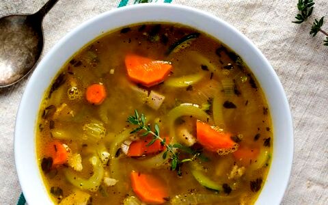 طرز تهیه سوپ مرغ برای سرماخوردگی