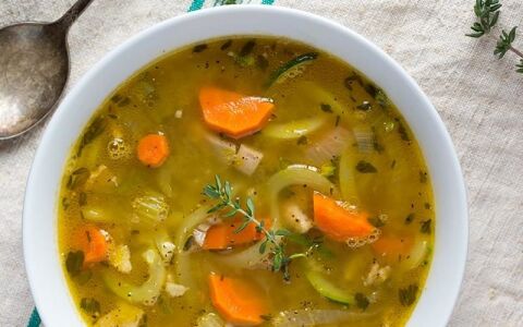 طرز تهیه سوپ مرغ برای سرماخوردگی